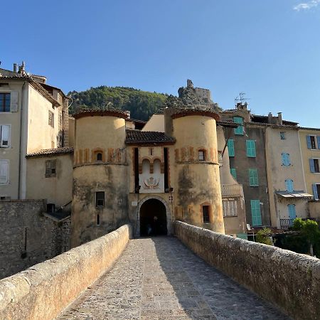 L'Orbitelle Lägenhet Entrevaux Exteriör bild
