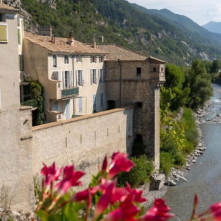 L'Orbitelle Lägenhet Entrevaux Exteriör bild